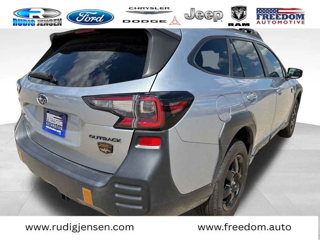 Used 2022 Ice Silver Metallic Subaru Wilderness image 5