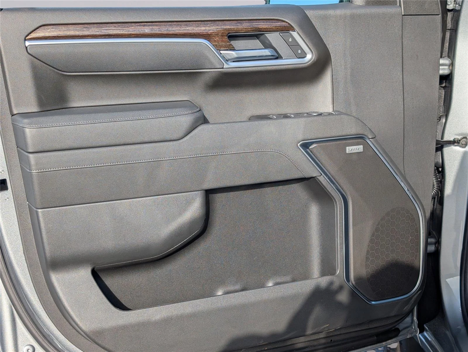 New 2026 Sterling Metallic GMC Elevation image 26