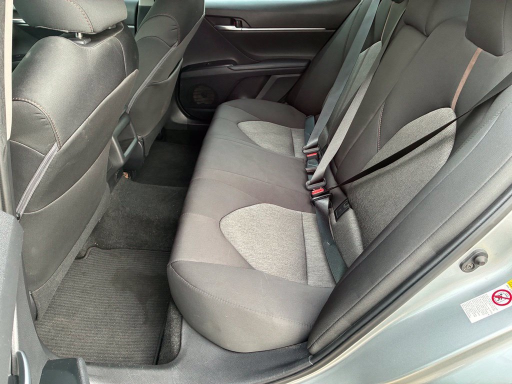 Used 2018 Silver Toyota LE image 28