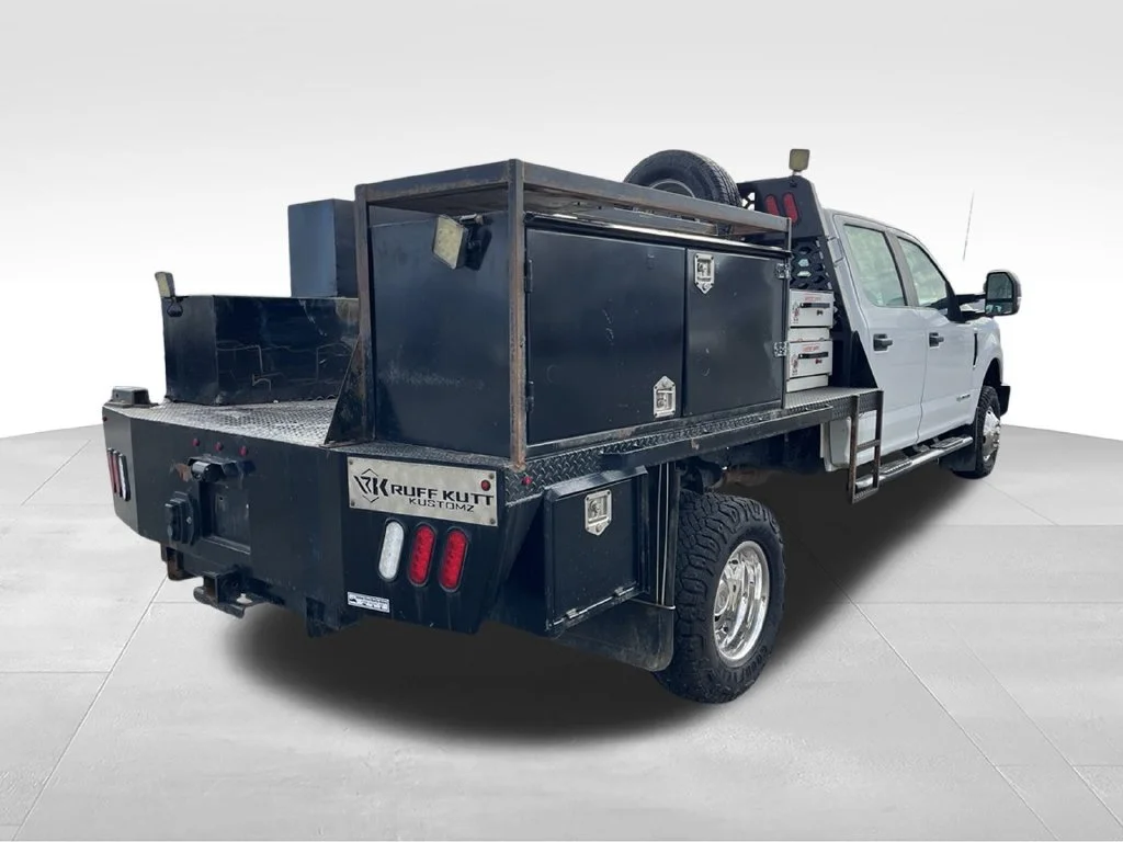 Used 2022 White Ford XL image 5
