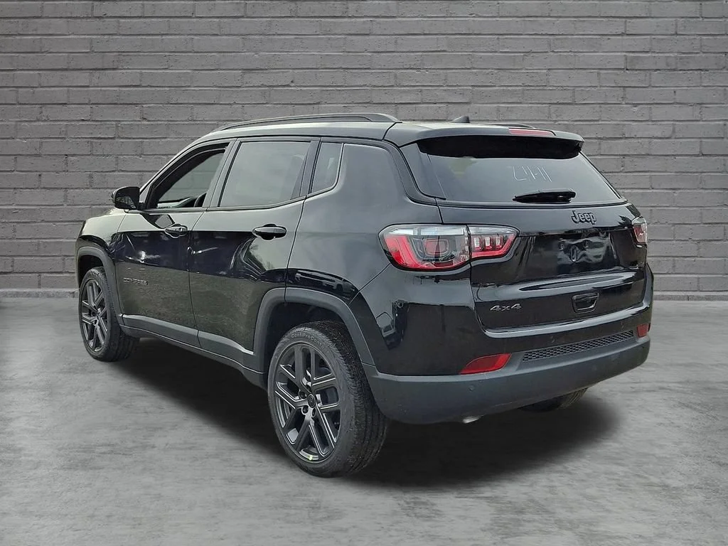 New 2026 Diamond Black Crystal Pearlcoat Jeep Limited Altitude image 6