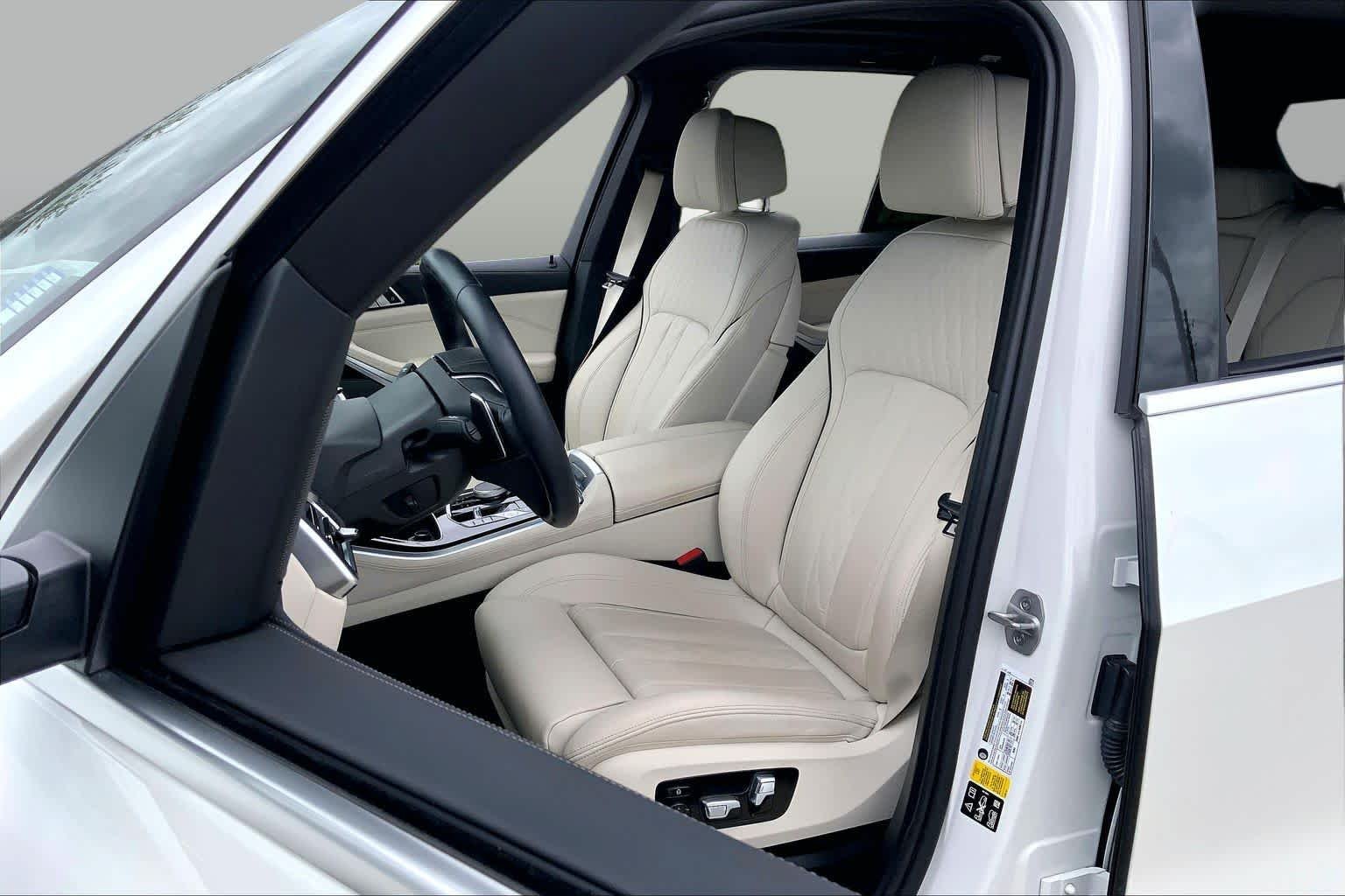Used 2024 Mineral White Metallic BMW xDrive40i image 7