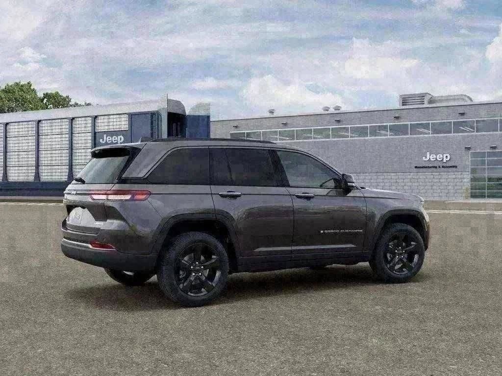 New 2026 Baltic Gray Metallic Clear-Coat Exterior Paint Jeep Limited image 95