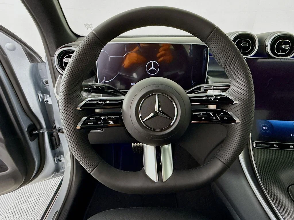 Used 2026  Mercedes-Benz GLC 300 image 12