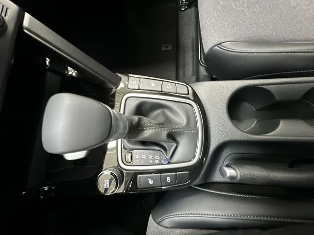 New 2026 Snow White Pearl Kia S image 22