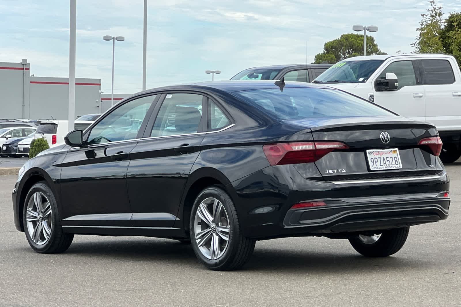 Used 2024 Deep Black Pearl Volkswagen SE image 7