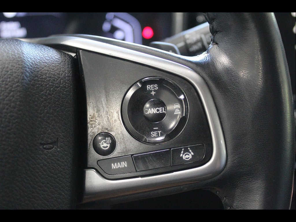 Used 2020 Lunar Silver Metallic Honda Touring image 25