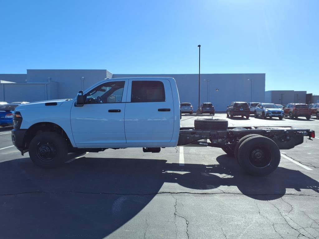 2025 RAM 3500 Chassis Tradesman - Photo 3
