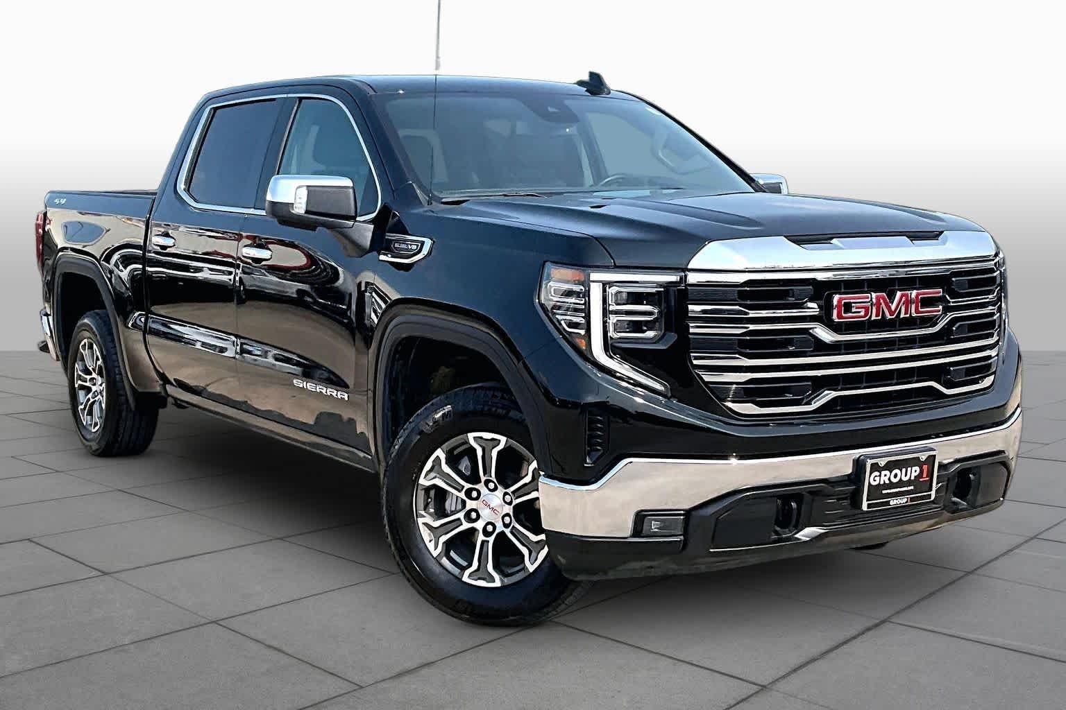 Used 2025 Onyx Black GMC SLT image 3