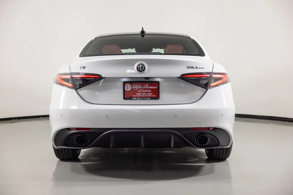 New 2026 Milano White Exterior Paint Alfa Romeo Veloce image 9
