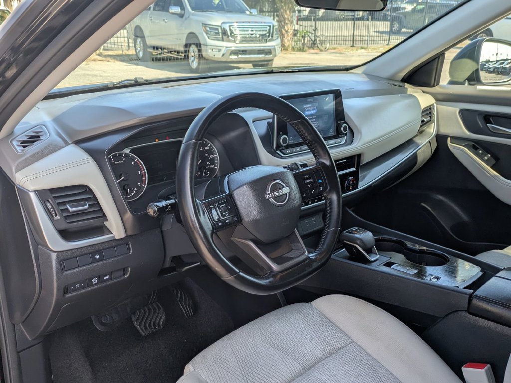 Used 2025 Black Nissan SV image 31