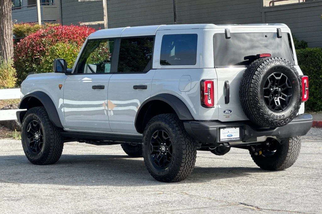 New 2026 Oxford White Ford Badlands® image 6
