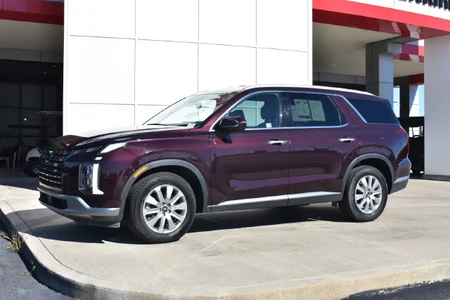 Used 2024 Red Hyundai SEL image 2
