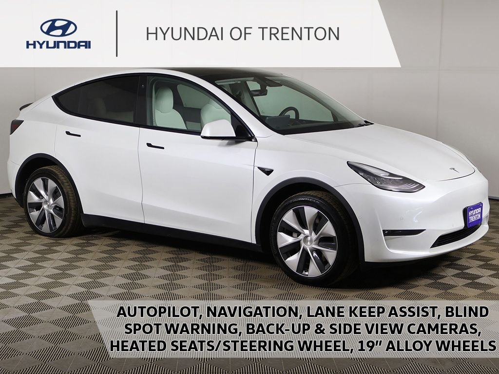 2022 Tesla Model Y Long Range Dual Motor All-Wheel Drive's photo