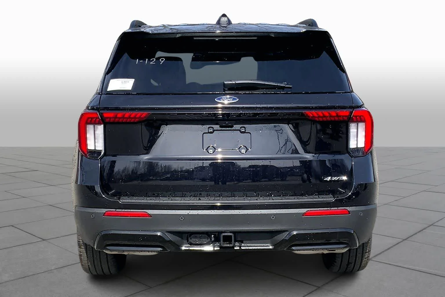 New 2026 Agate Black Metallic Ford ST-Line image 4