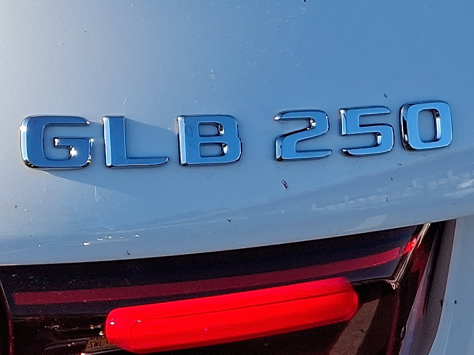 Used 2026 Polar White Mercedes-Benz GLB 250 image 15