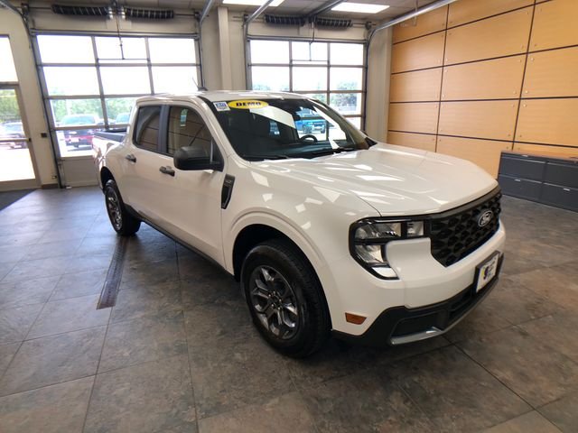 New 2026 Oxford White Ford XLT image 1