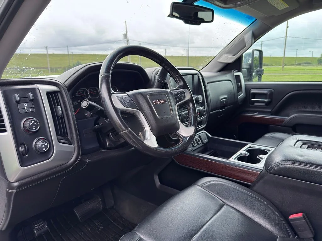 Used 2016 White GMC SLT image 20