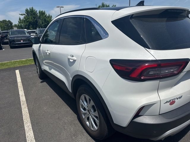 Used 2023 White Ford Active image 4