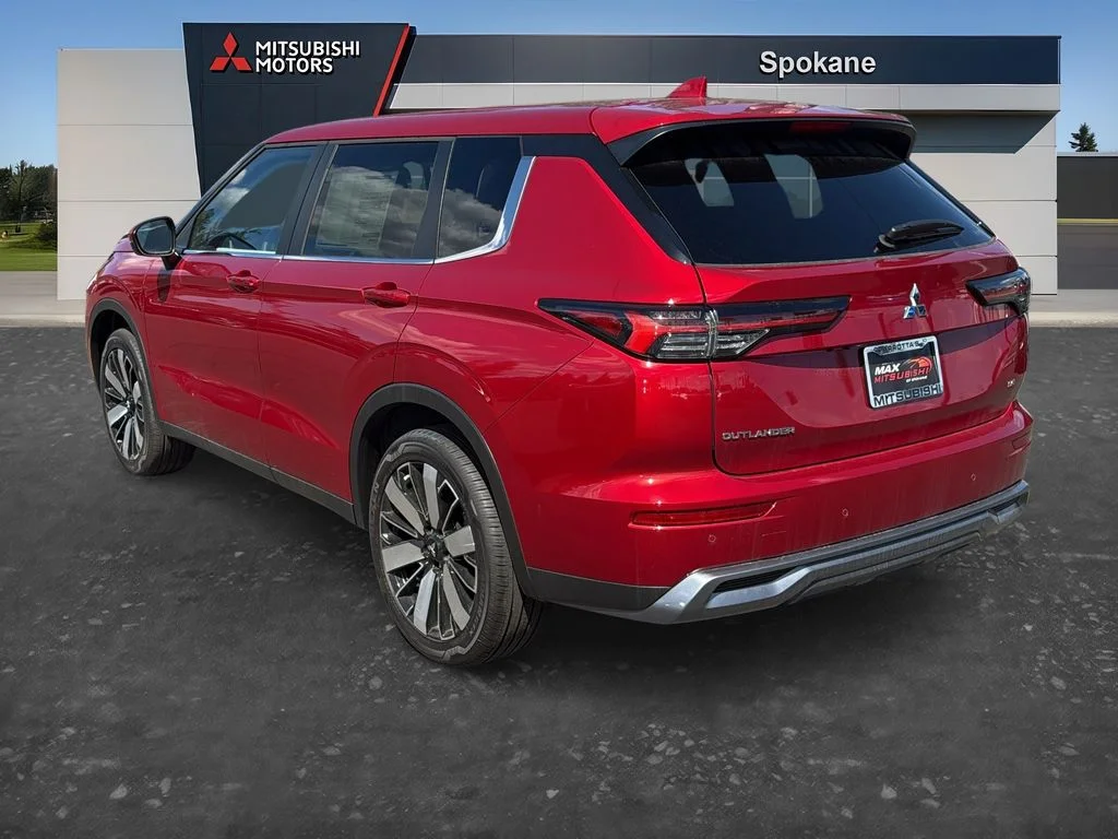 New 2026 Red Diamond Mitsubishi LE image 5