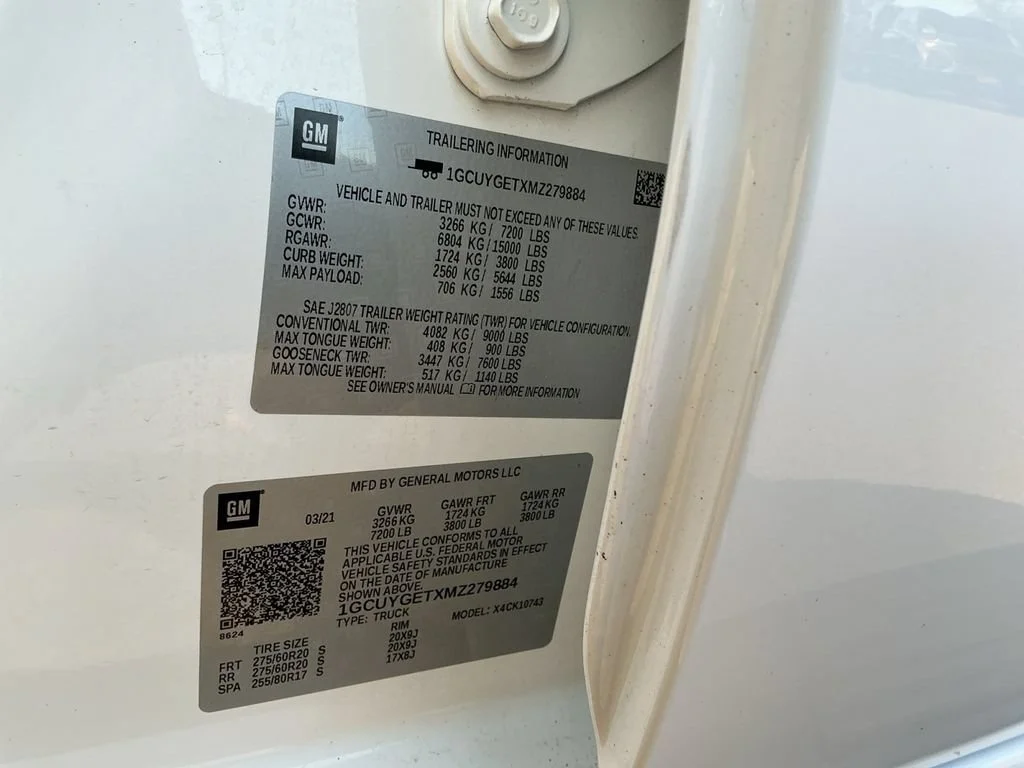 Used 2021 SUMMIT WHITE Chevrolet LTZ image 31