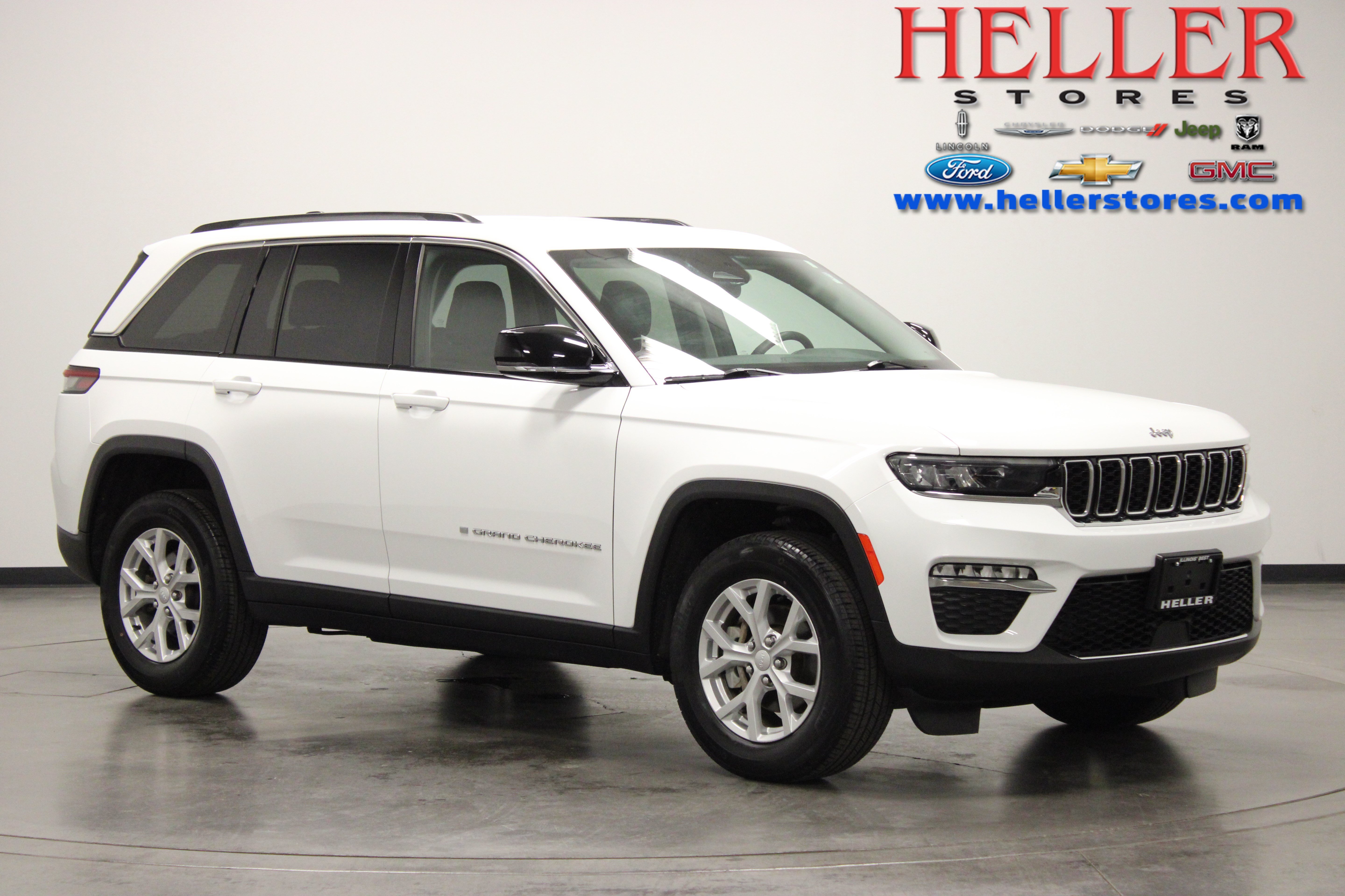 Used 2023 Bright White Clearcoat Jeep Limited image 1