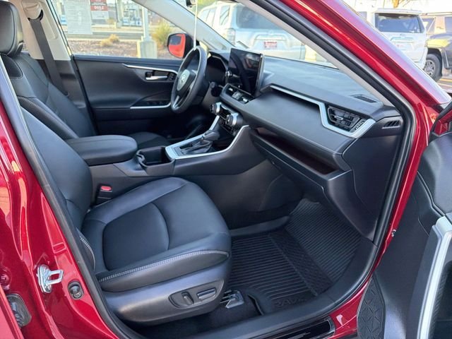 2025 Toyota RAV4 Limited - Photo 28