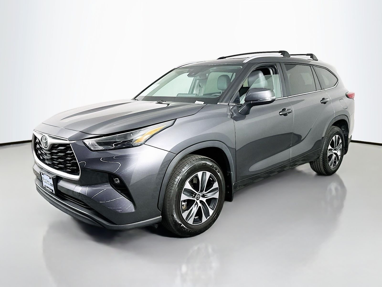 Used 2023 Magnetic Gray Metallic Toyota XLE image 3