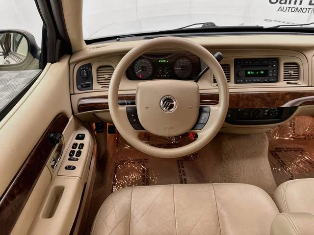 Used 2008 Tan Mercury GS image 19