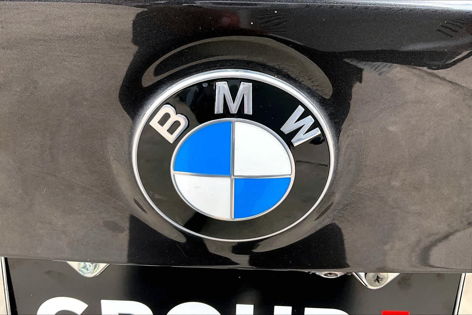 Used 2022 Jet Black BMW sDrive30i image 39