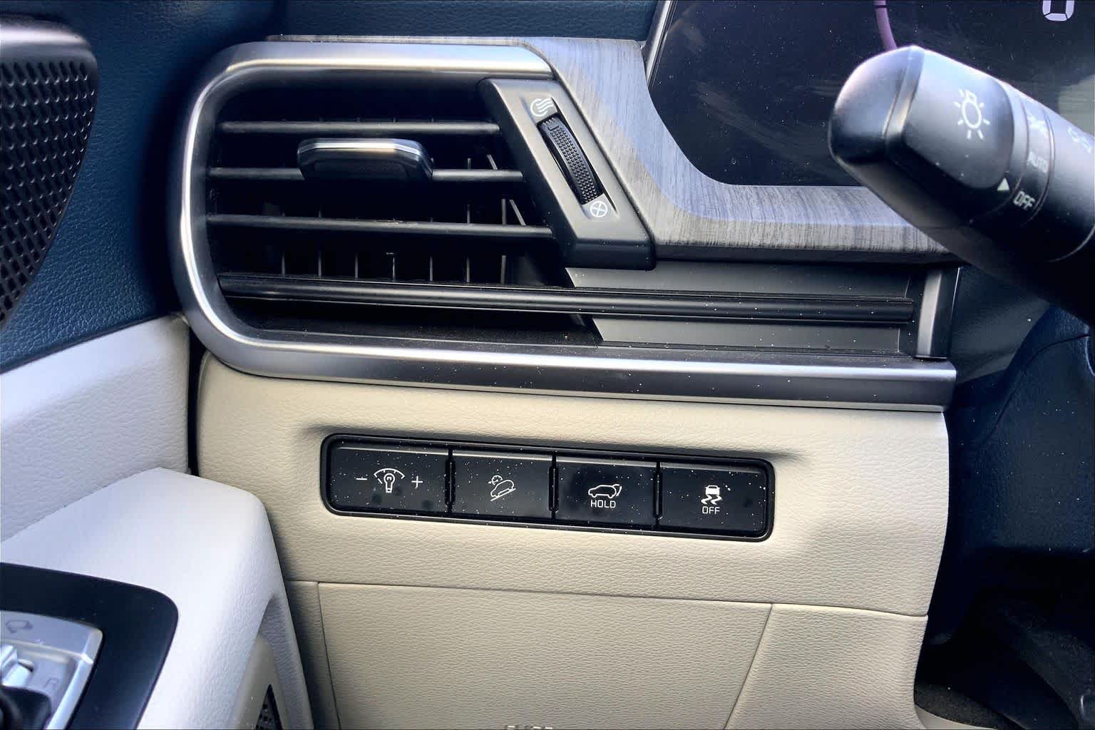 Used 2024 Glacial White Pearl Kia EX image 33