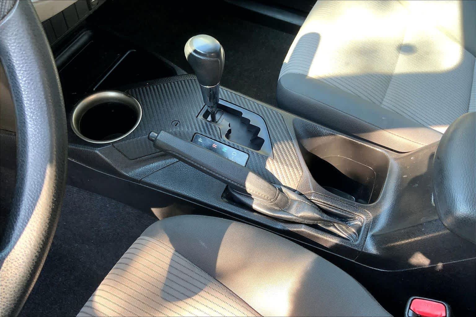 Used 2015 Black Toyota LE image 17