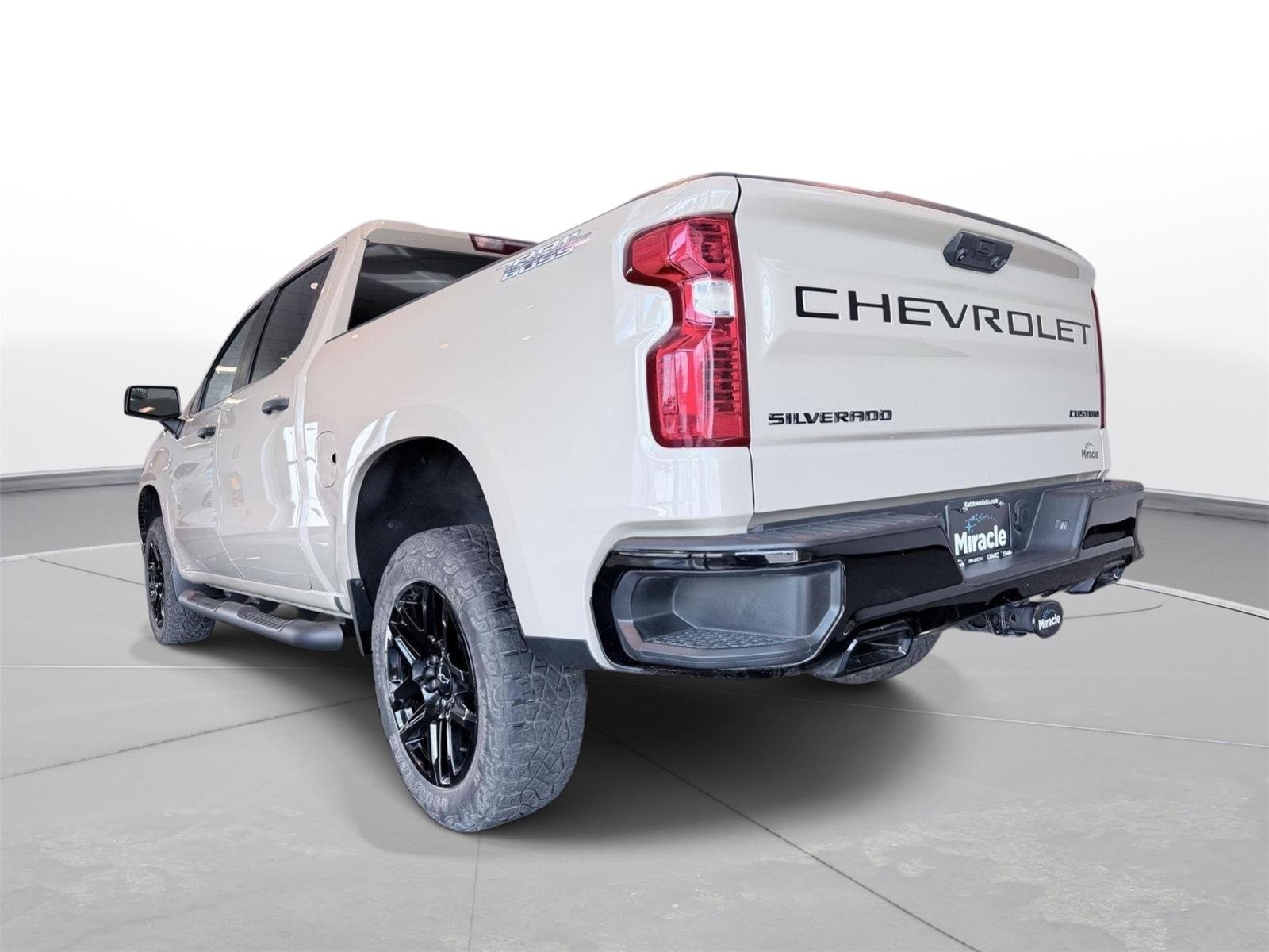 Used 2023 Sand Dune Metallic Chevrolet Custom Trail Boss image 6