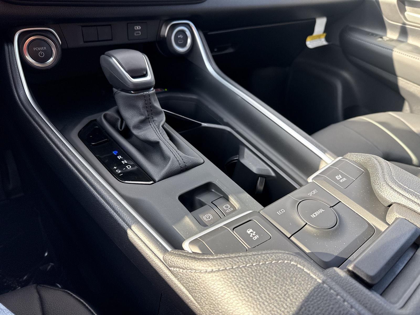 New 2026 Wind Chill Pearl <sup>1</sup> Toyota  XLE image 17