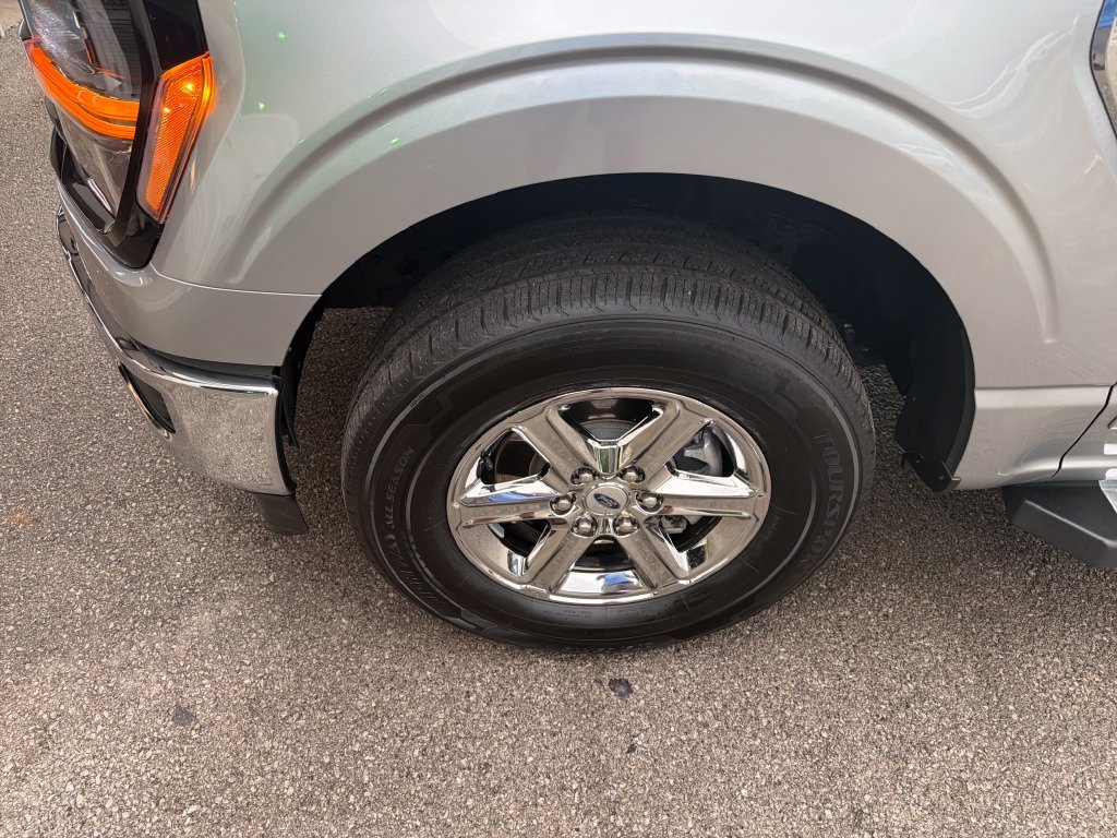 Used 2024 Silver Ford XLT image 4