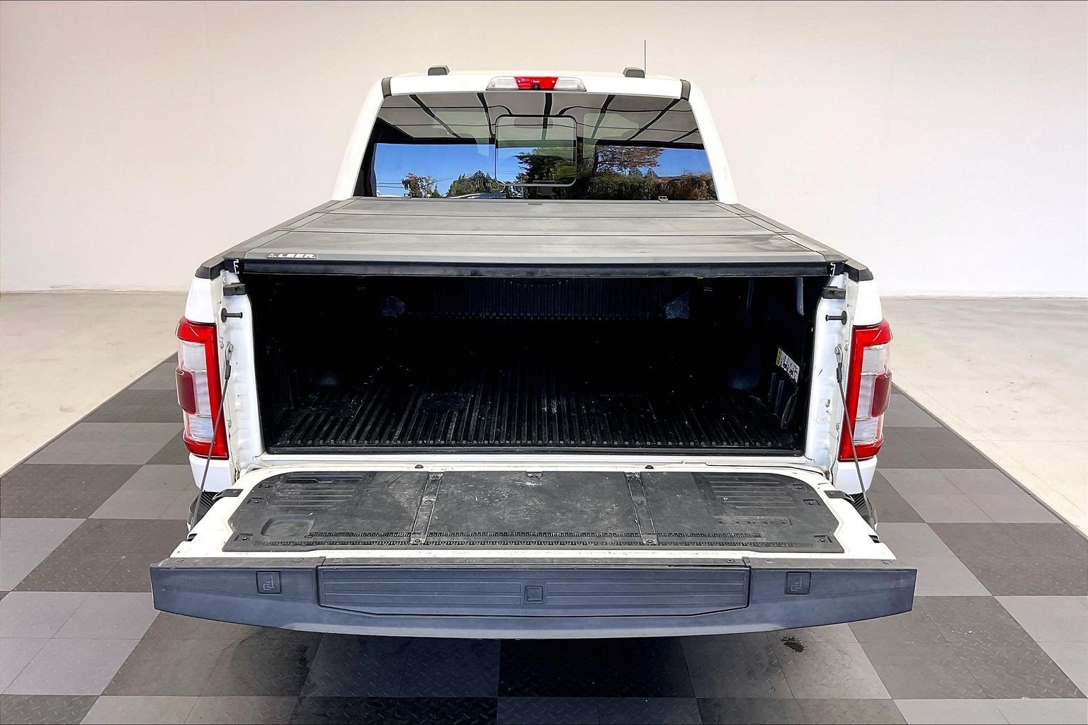 Used 2021 White Ford Limited image 27