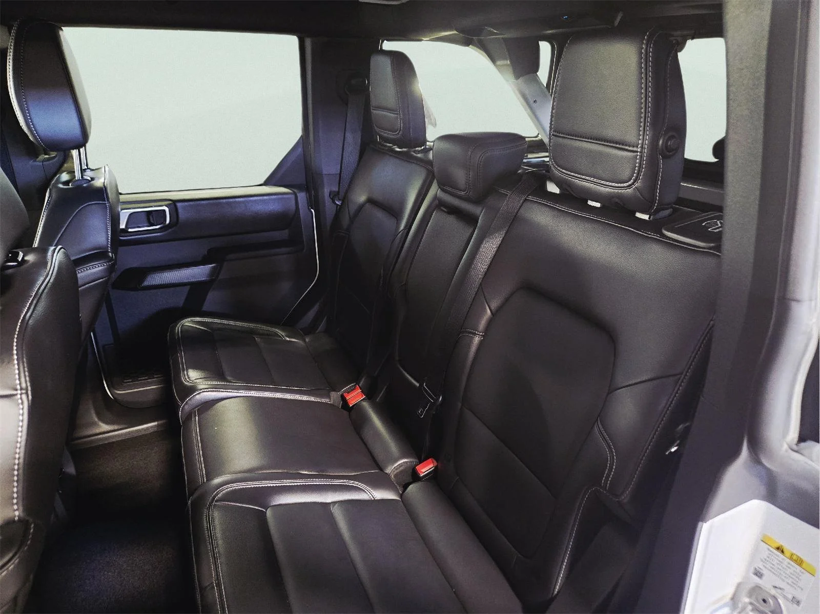 Used 2025 Oxford White Ford Outer Banks image 44