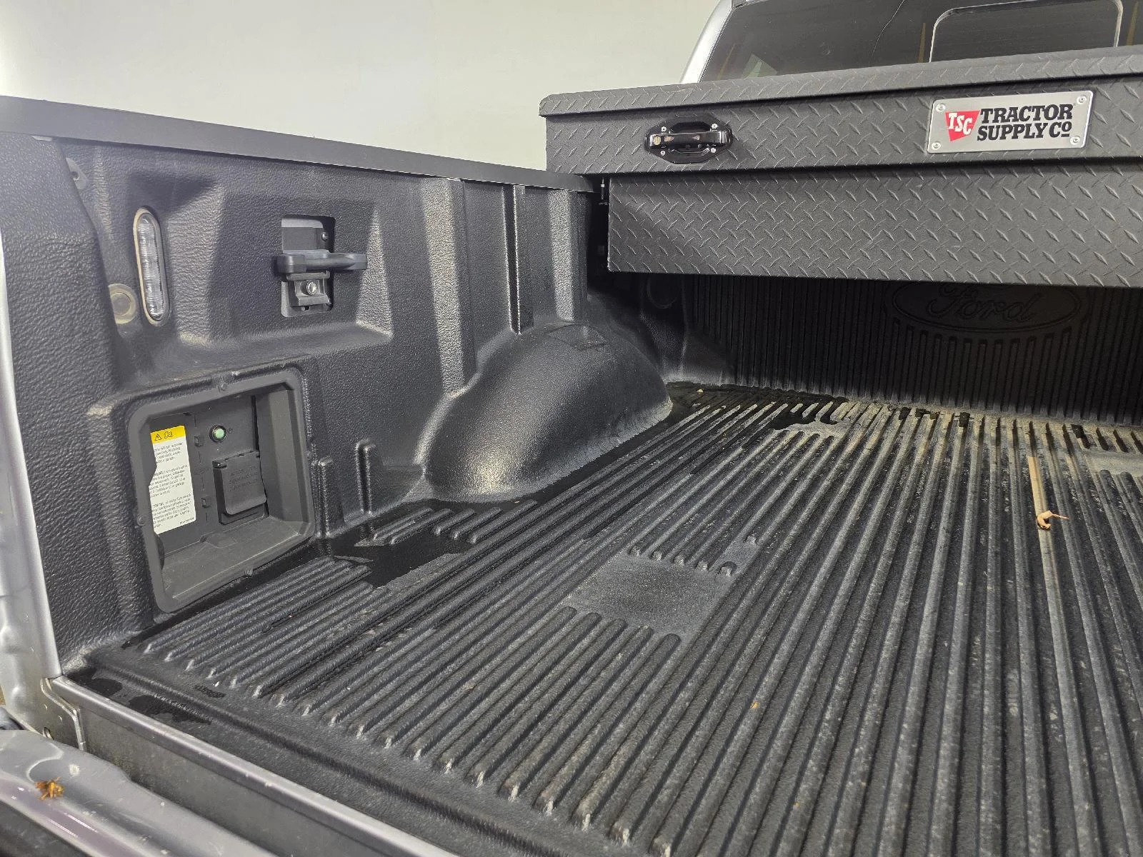 Used 2022  Ford LARIAT image 7