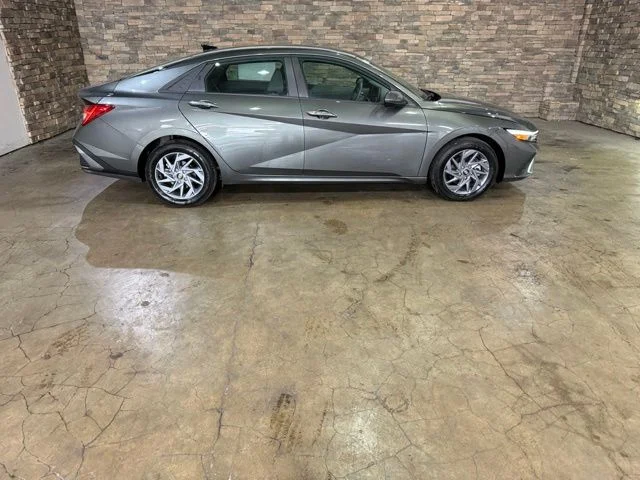 New 2026 Gray Hyundai Blue image 4
