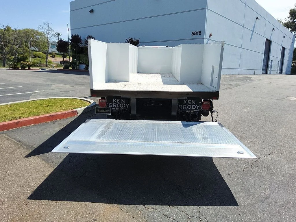 2025 Ford F-550 Super Duty Chassis Cab XL - Photo 17