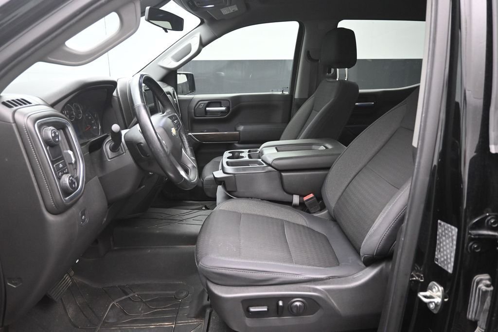 Used 2019 Black Chevrolet LT image 17