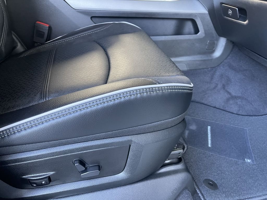 New 2026 Bright White Clear-Coat Exterior Paint RAM Laramie image 24