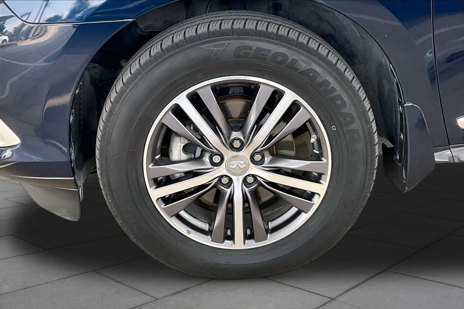 Used 2016 Hermosa Blue INFINITI  image 11