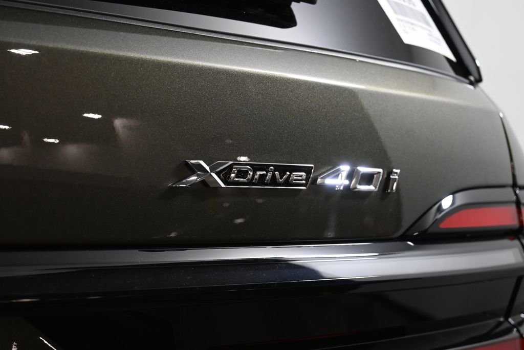 New 2027 Green Metallic BMW xDrive40i image 44