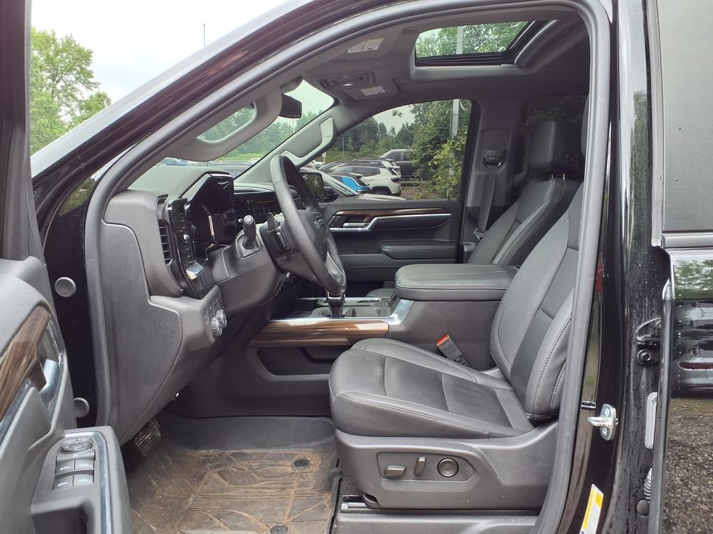 Used 2024 Black Chevrolet RST image 20