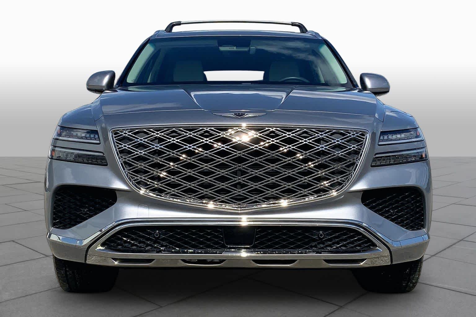 Used 2025 Savile Silver Genesis 2.5T Select image 4