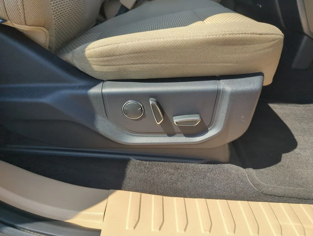 Used 2015  Ford XLT image 36