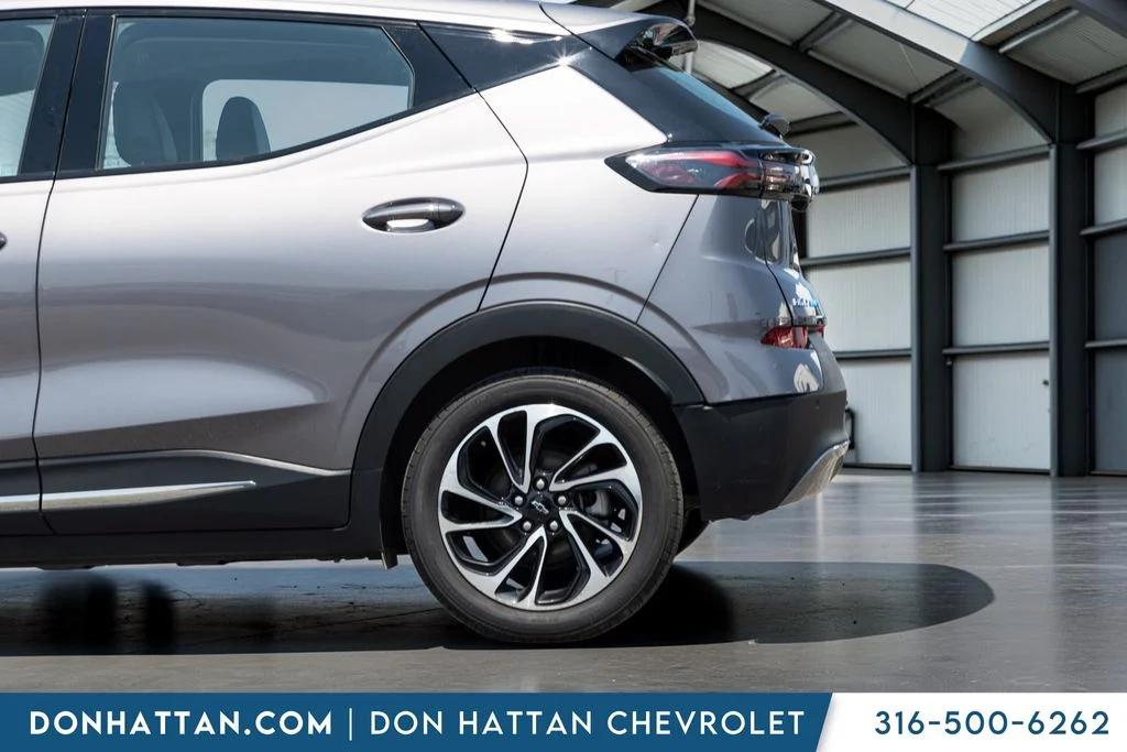 Used 2023 Gray Chevrolet Premier image 30