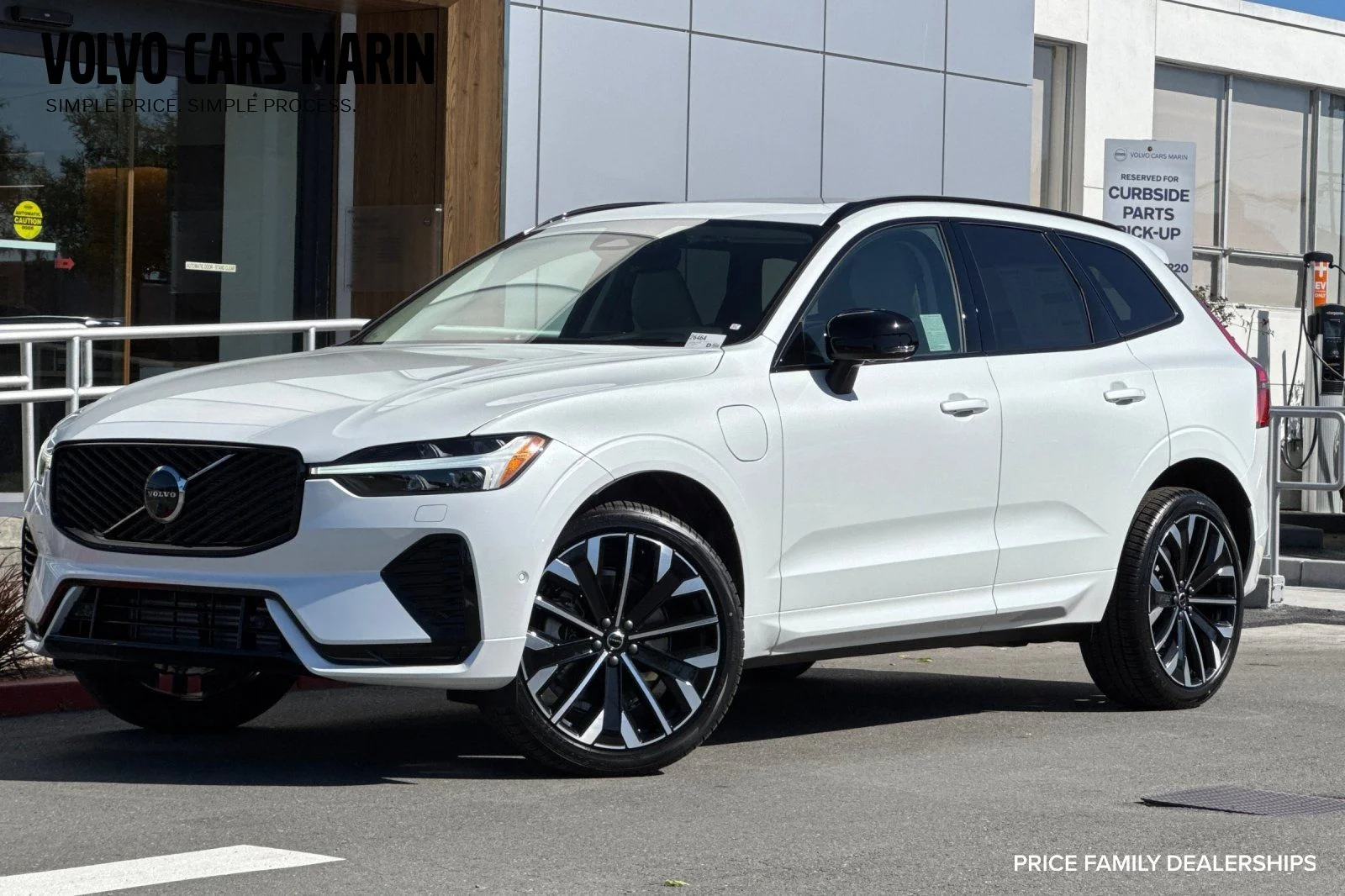 New 2026 Crystal White Volvo T8 Ultra image 1