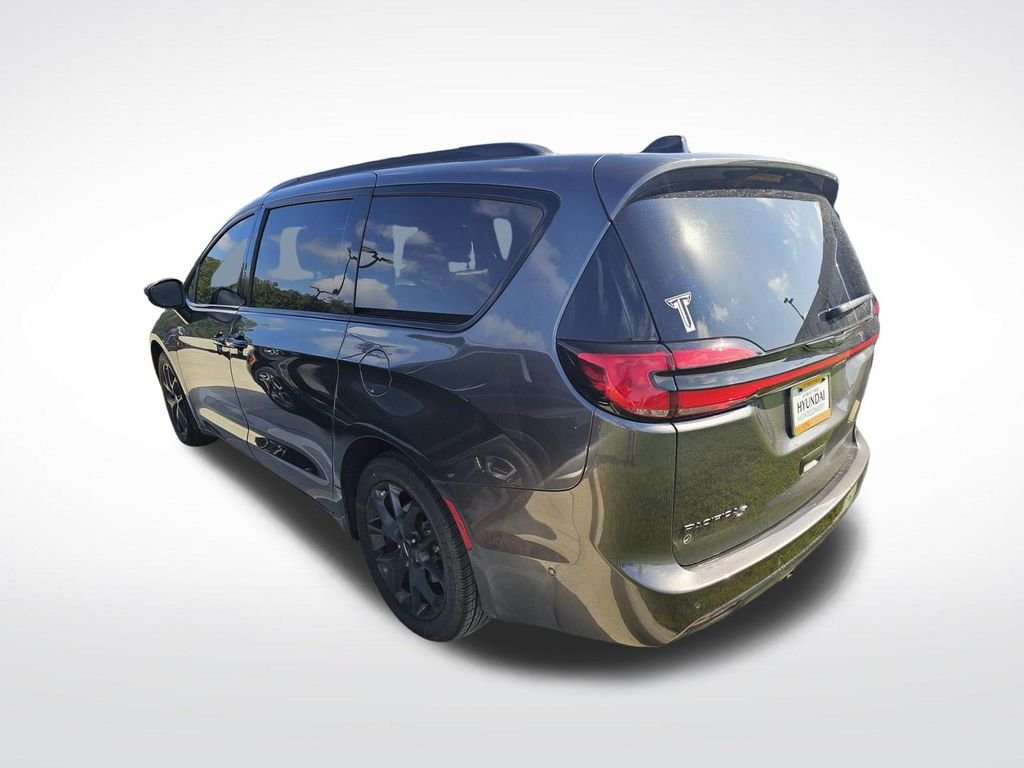 Used 2023 Gray Chrysler Touring L image 14